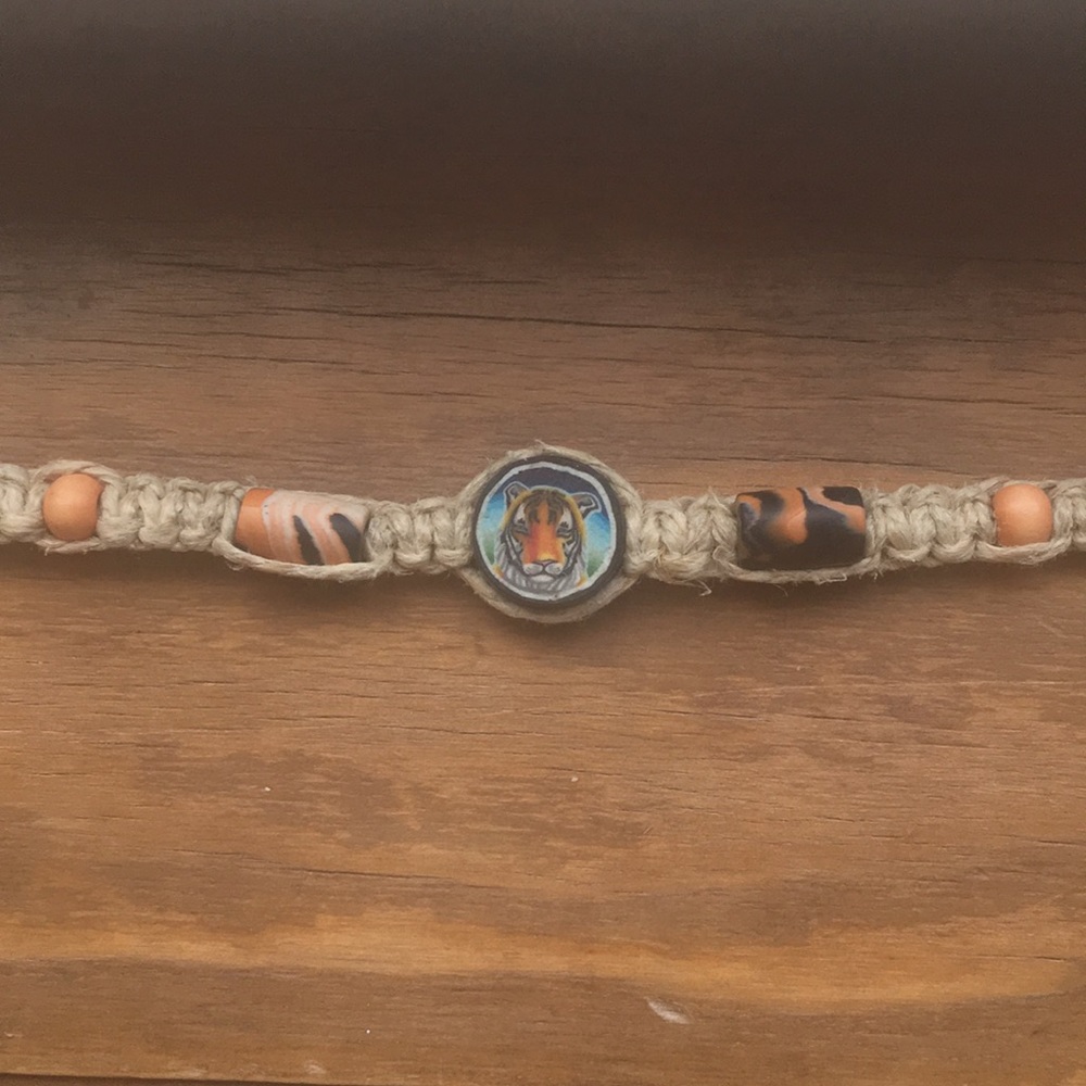 NWOT Vintage Y2K hemp choker/necklace wood beads